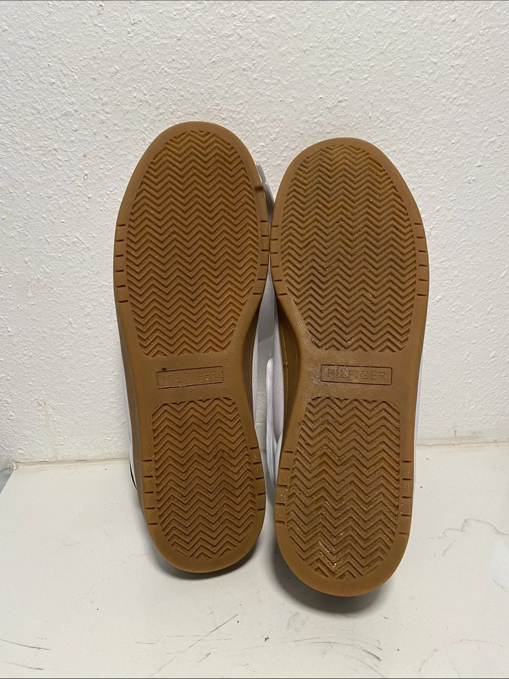 Tommy Hilfiger White Sneakers with Navy Heel and Gum Sole